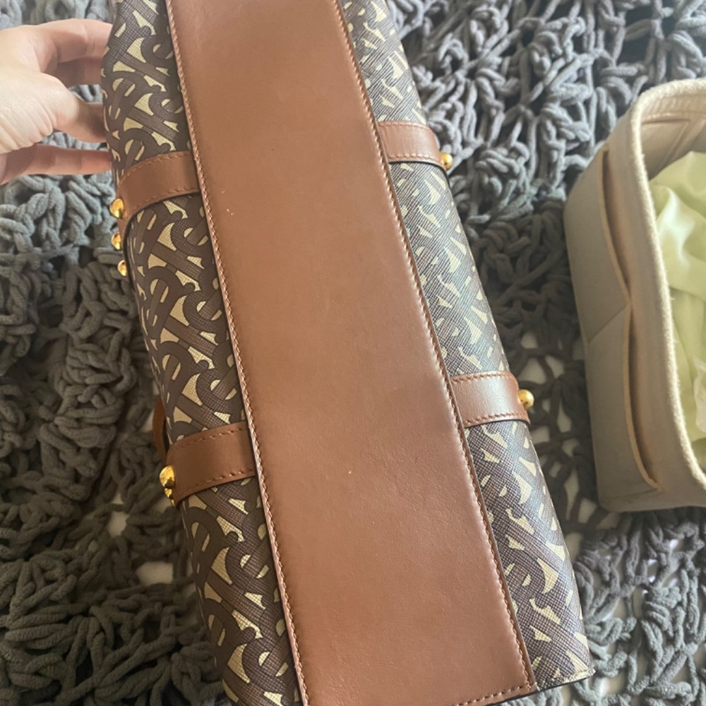 Burberry tote - Picture 4 of 8